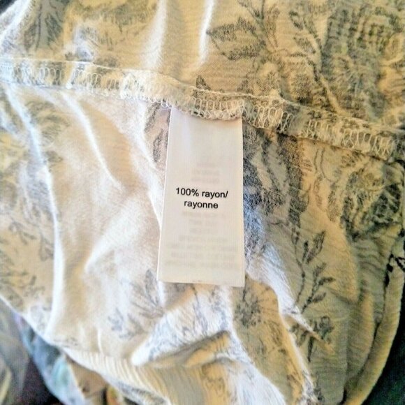 Maurices Top Multicolor Women Button Front Floral Short Sleeve Size Large - Picture 7 of 7